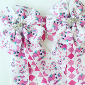 🫶 Show Bows: Unicorns on Pink Argyle